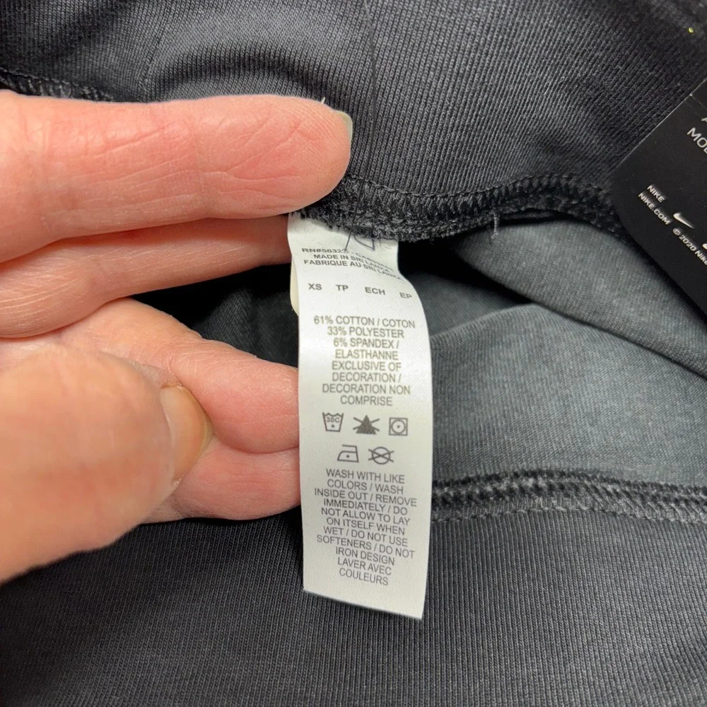 Nike Womens Black Tight Fit Athletic Bike Shorts‎ XS CZ8526 010 NWT